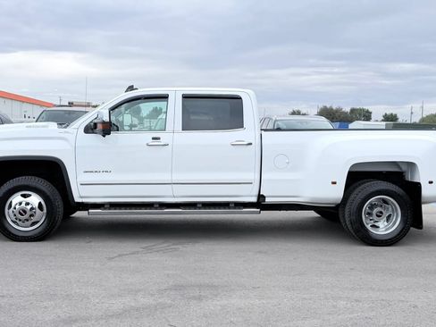 Used 2019 GMC Sierra 3500 SLT w/ Duramax Plus Package AWD/4WD image 15