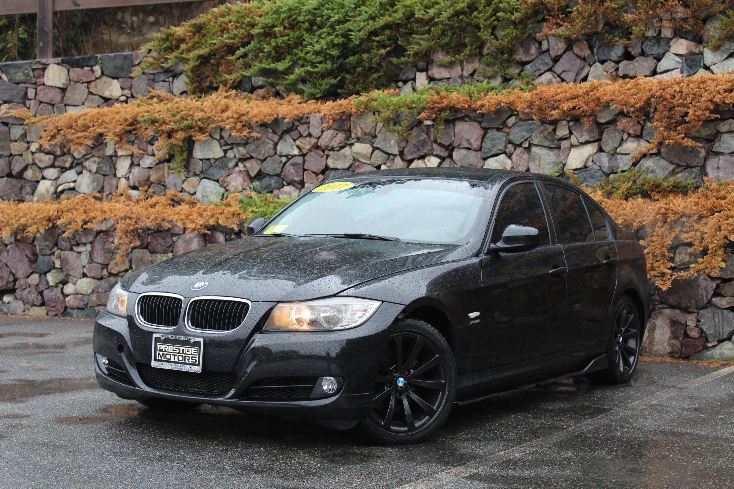 Used 2011 BMW 328i xDrive Sedan AWD/4WD image 2
