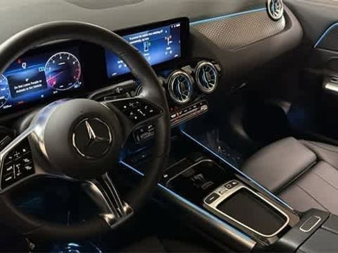 Certified 2025 Mercedes-Benz GLA 250 4MATIC image 24