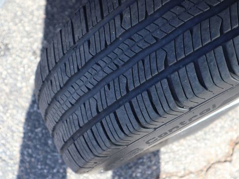 Used 2006 Ford Mustang Convertible image 25