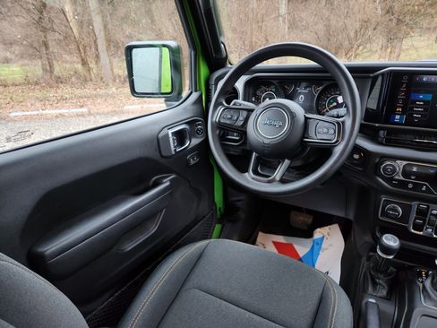 Used 2025 Jeep Gladiator Nighthawk image 20