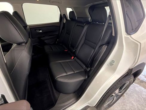 Used 2023 Nissan Rogue SL AWD/4WD image 20