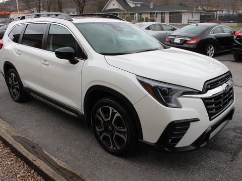 Used 2024 Subaru Ascent Limited w/ Technology Package AWD/4WD image 5