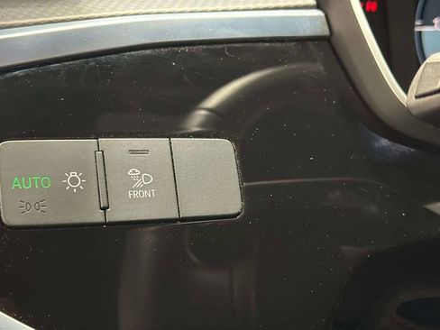 Used 2025 Audi Q3 2.0T Premium AWD/4WD image 33