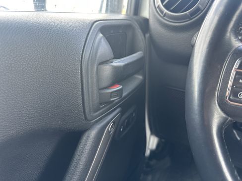 Used 2017 Jeep Wrangler Unlimited Sport w/ Quick Order Package 24S AWD/4WD image 25