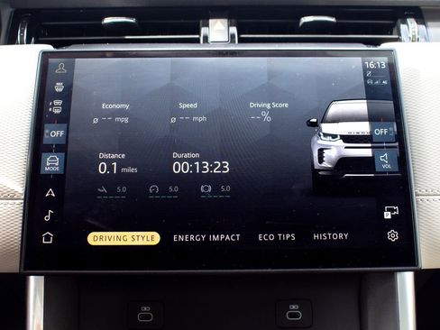 Used 2025 Land Rover Discovery Sport Dynamic SE image 25