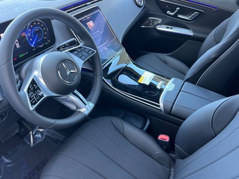New 2026 Mercedes-Benz EQE 320 4MATIC SUV image 4