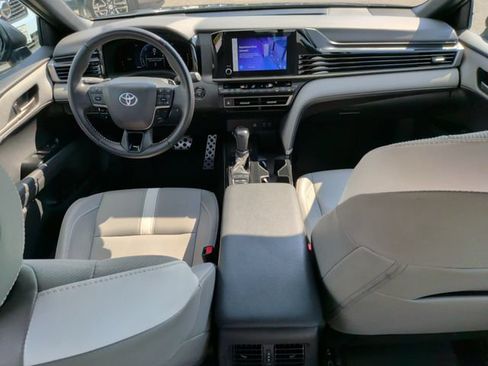 Used 2025 Toyota Camry SE FWD image 25