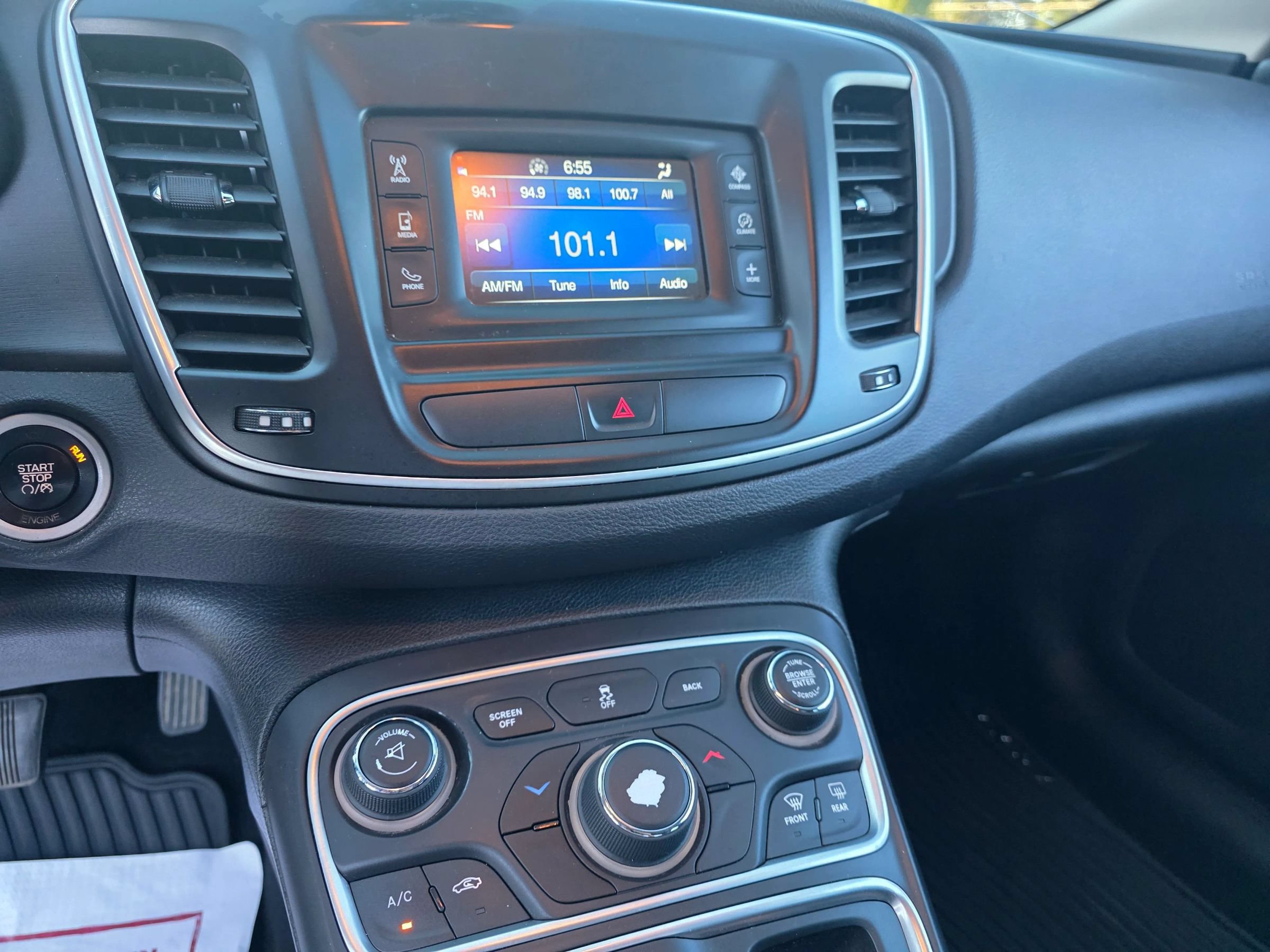 Used 2016 Chrysler 200 Limited FWD image 16