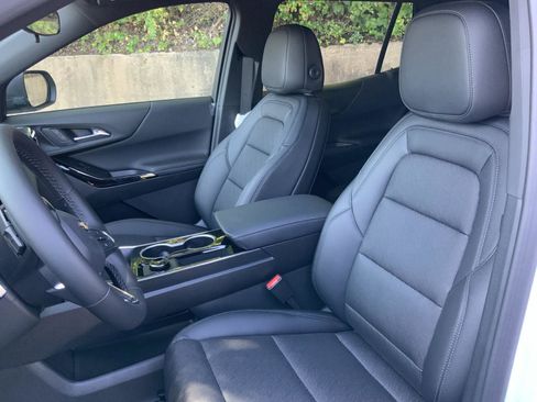 New 2026 Chevrolet Equinox LT w/ Convenience Package II image 10