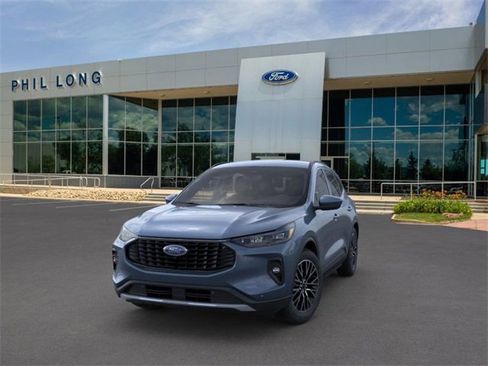 New 2025 Ford Escape SE w/ PHEV Premium Package FWD image 2
