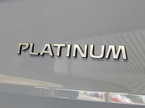 Used 2024 Nissan Rogue Platinum FWD image 7
