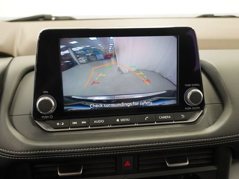 Used 2023 Nissan Rogue SV AWD/4WD image 18