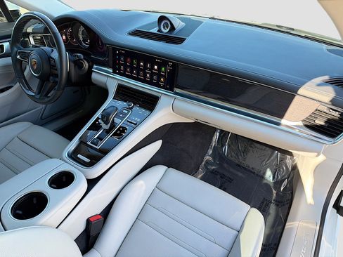 Used 2023 Porsche Panamera 4S w/ Premium Package image 13