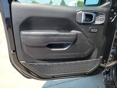 Used 2023 Jeep Gladiator Sport AWD/4WD image 7