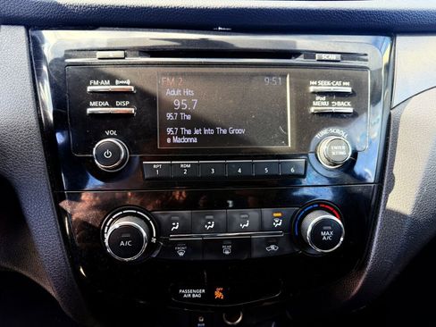 Used 2017 Nissan Rogue Sport S w/ S Appearance Package AWD/4WD image 12