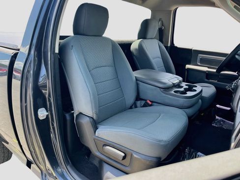Used 2014 RAM 1500 Express RWD image 22