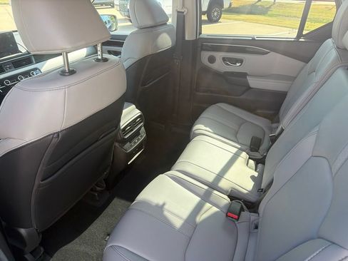 Certified 2025 Honda Pilot EX-L image 22