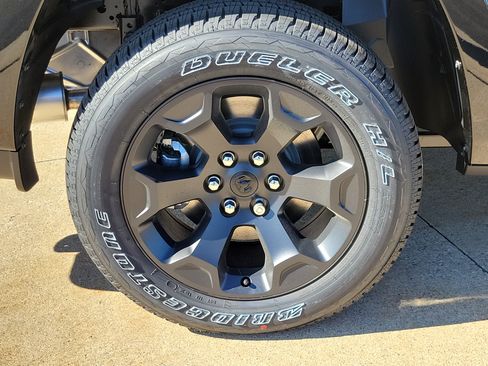 New 2026 RAM 1500 Big Horn AWD/4WD image 5