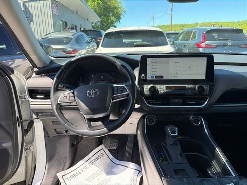 Used 2024 Toyota Grand Highlander AWD image 24