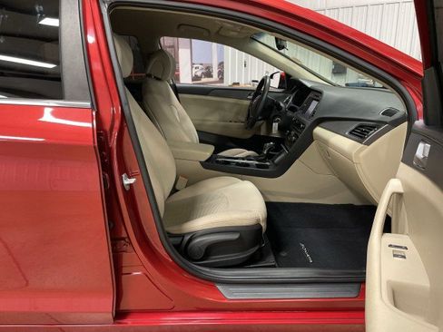Used 2017 Hyundai Sonata SE FWD image 25