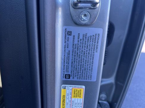 Used 2024 GMC Sierra 2500 AT4 w/ AT4 Preferred Package image 19