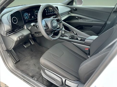 New 2025 Hyundai Elantra SEL image 21
