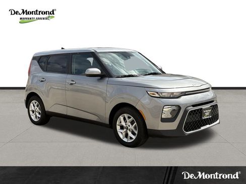 Used 2022 Kia Soul LX w/ Technology Package image 3