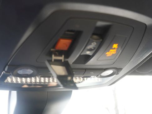 Used 2016 BMW 550i xDrive Sedan image 38