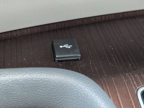 Certified 2024 Toyota Sienna XLE FWD image 22