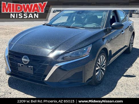 Used 2024 Nissan Altima 2.5 SV FWD image 1