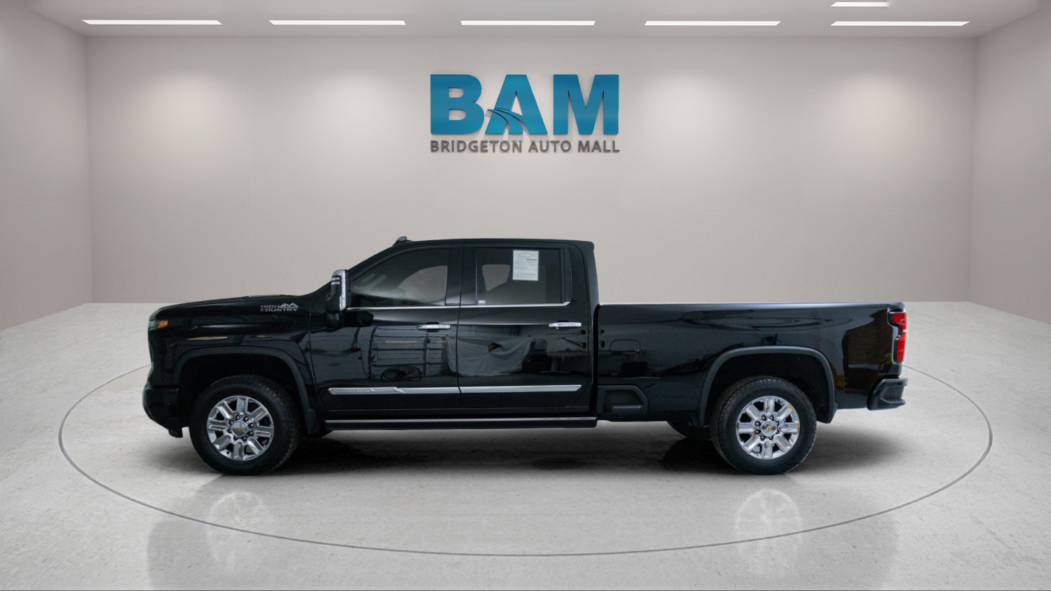 Used 2024 Chevrolet Silverado 2500 High Country w/ Technology Package AWD/4WD image 4