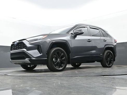 Used 2024 Toyota RAV4 XSE AWD/4WD image 28