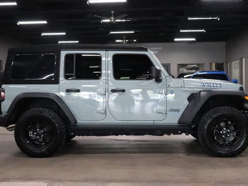 Used 2024 Jeep Wrangler Unlimited AWD/4WD image 6