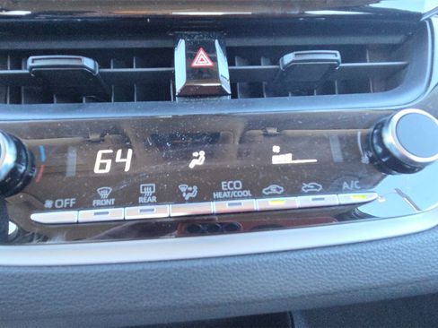 Used 2024 Toyota Corolla LE image 28