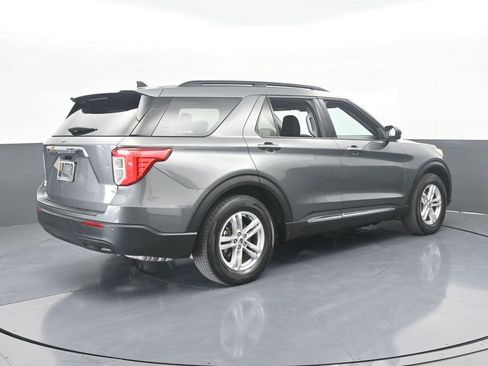 Used 2023 Ford Explorer XLT image 6