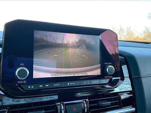 Certified 2022 Nissan Pathfinder SV image 14