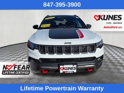 Used 2025 Jeep Compass Trailhawk AWD/4WD image 2
