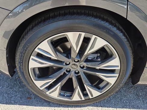 Used 2025 Audi Q8 Premium Plus AWD/4WD image 23