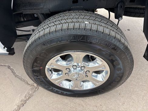 New 2025 RAM 2500 Big Horn AWD/4WD image 10