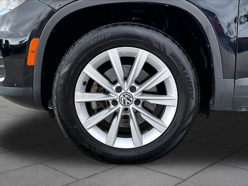 Used 2017 Volkswagen Tiguan Limited FWD image 11