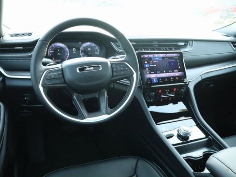 New 2025 Jeep Grand Cherokee L Limited image 2