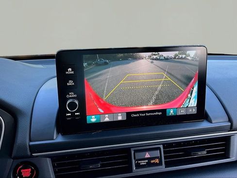 Used 2025 Honda Pilot EX-L image 11