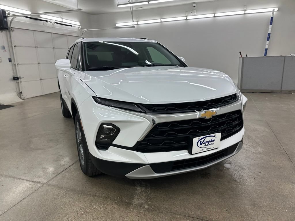 New 2026 Chevrolet Blazer LT w/ Convenience Package AWD/4WD image 2