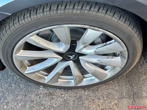 Used 2018 Tesla Model 3 Mid Range RWD image 8