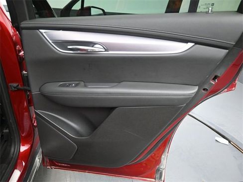 Certified 2024 Cadillac XT6 Luxury image 16