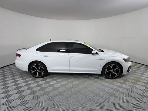 Used 2020 Volkswagen Passat 2.0T R-Line FWD image 4