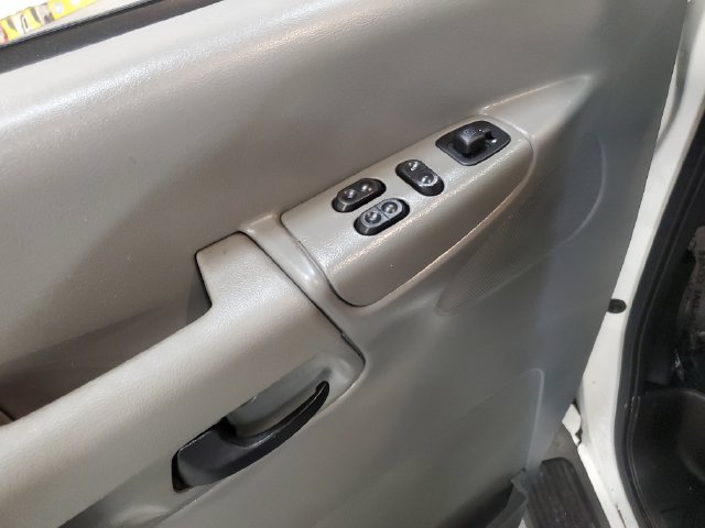 Used 2008 Ford E-350 and Econoline 350 XLT RWD image 11