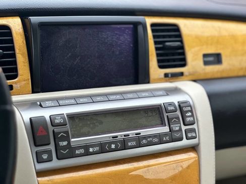 Used 2002 Lexus SC 430 Convertible image 13