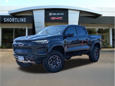 Used 2024 Chevrolet Colorado ZR2 w/ Technology Package AWD/4WD image 8